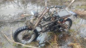 Полноприводный мотоцикл с двигателем от бензопилы урал - по весенним большим ручьям, возвращение