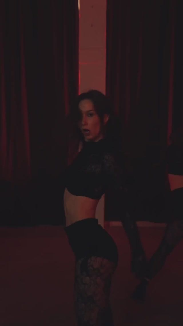 Бэкстейдж клипа от девчонок из группы по Леди стайл в школе танцев Dance Life, Курск смотреть онлайн