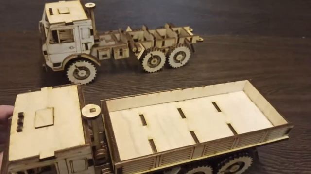 Обзор машины из дерева - Бортовой грузовик 5350 6х6 собранный из конструктора TM10217 масштаб 1/30