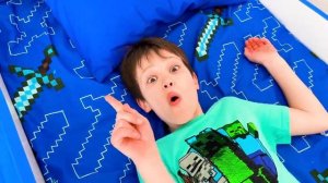 Мистер Макс Макс и Катя хотят играть в одной машинке с тараканами