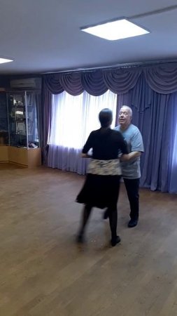 Изучаем новый танец vфideo_4156535936342