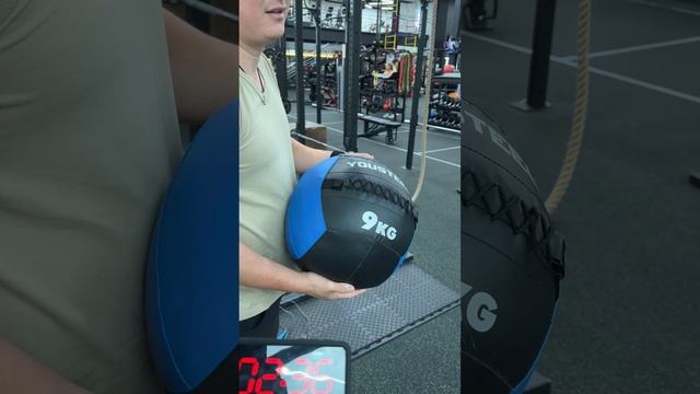 Рахметов Азамат. Член клуба ТФ Оренбург.
55 повторов
