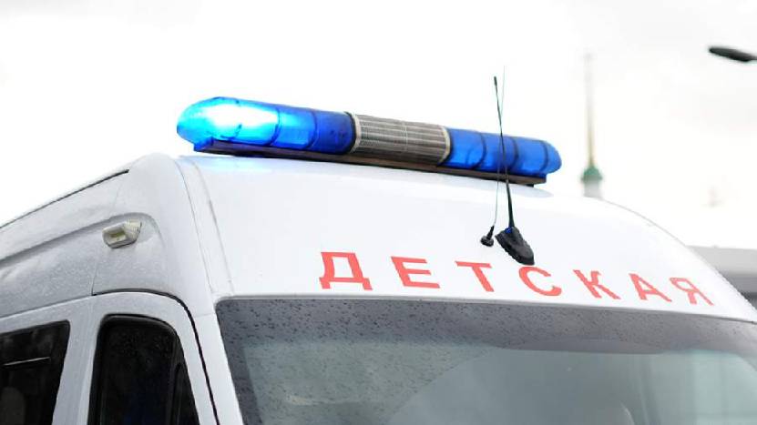 В Подмосковье полуторагодовалый ребенок упал с высоты второго этажа