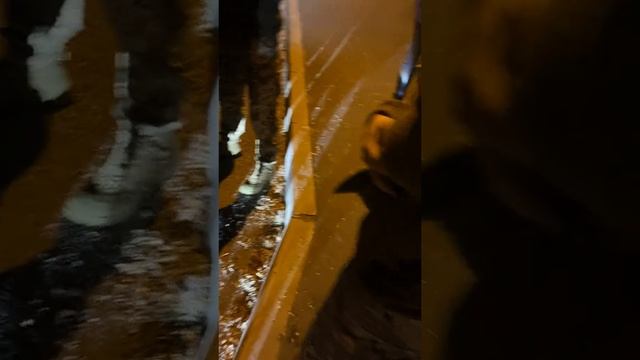 Днепропетровск. Крутят очередного "добровольца" ВСУ !!!