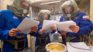 Дублирующий экипаж МКС-74 отработал действия при возникновении пожара