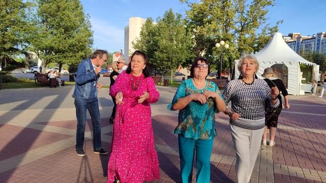 С капельками слёз.... 
 27.06.25.