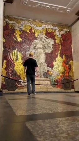 Американец в шоке, как выглядит метро Петербурга