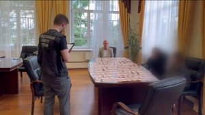 В Петербурге двух глав администраций задержали с поличным за взятки