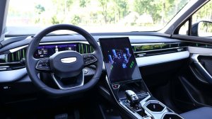 Тест-драйв Geely Atlas AWD