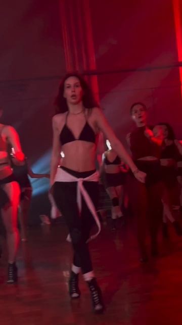 Мастер-класс по Джаз-фанку. Арина Васильева. Школа танцев Dance Life в Курске смотреть онлайн