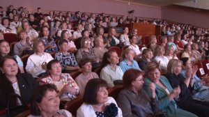 Лучшим ученикам сельских школ вручили премию главы района. Панорама 27.06.25