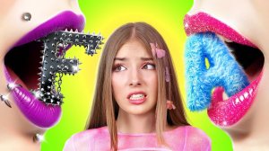 Тим Тин : Старшая vs Младшая Школа! Хороший vs Плохой Учитель | Студенты в Тюрьме