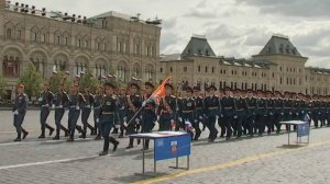 На Красной площади вручили дипломы курсантам-спасателям / События на ТВЦ
