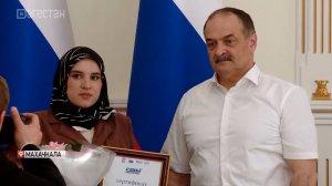 Сергей Меликов вручил сертификаты выпускникам федеральной программы «СВОй бизнес»