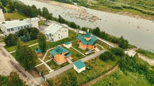 село Верхняя Тойма с высоты птичьего полета, Архангельская область, июнь 2025.mp4