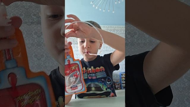 я пробую вкус яблока