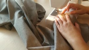 Дыра на одежде. Как зашить.