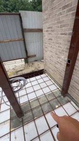 Монтаж металла в керамоблок #shorts #стройка #baustelle #дом #ворота #прораб #russlanddeutsche