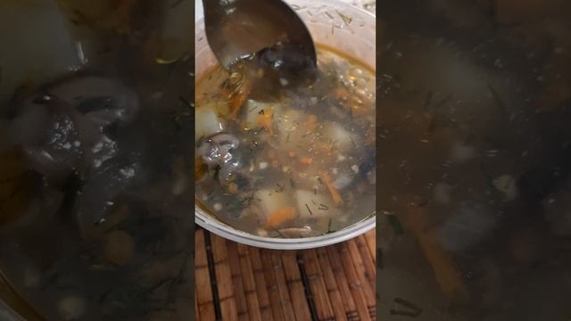 Холостяцкий обед из магазина.
