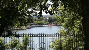 В Ижевске ввели режим ЧС из-за разлива нефтепродуктов на реке