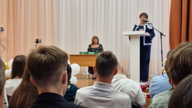 Вручение аттестатов