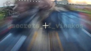 Прямое попадание в пикап с личным составом ВСУ оператором FPV дрона