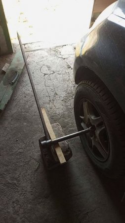 откручиваем гайку