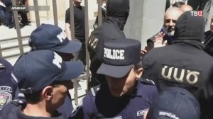 В Ереване за призывы к захвату власти арестован архиепископ Аджапахян  / События на ТВЦ