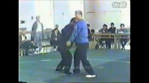 Туйшоу: Вэй Шужэнь и Мэнь Хуэйфэн. Фрагмент записи соревнований, 1992 год, Китай