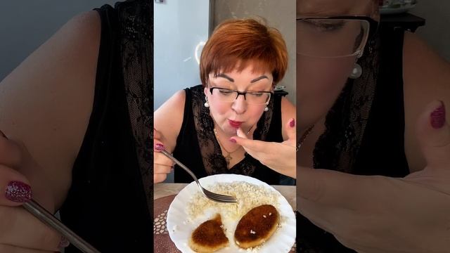 С УТРА ХОЧЕТСЯ РАССОЛЬЧИКУ/ВКУСНЫЕ КОТЛЕТКИ С ПОМИДОРОЙ/МУКБАНГ