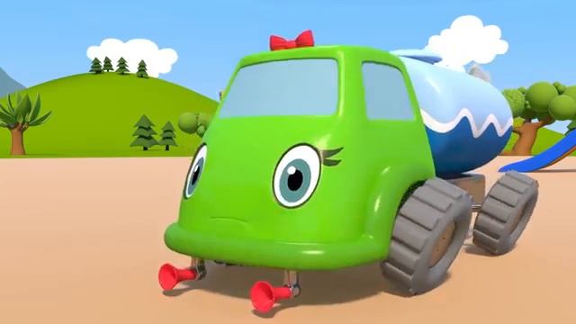 ВЕСЁЛАЯ ПОБЕДА - Синий трактор на детской площадке - Игры в мяч