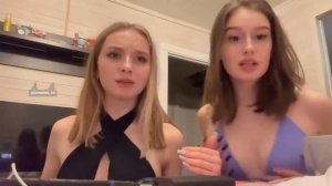 Классные веселые студентки
