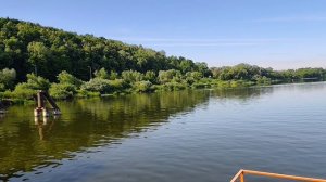 Утро. Переходим мост в городе Озеры.