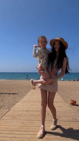 Путешествие мамы и дочки начинается 🌊🐙🐚