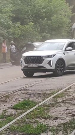 Еще видео с места сегодняшней аварии на улице Бориса Орлова в Донецке