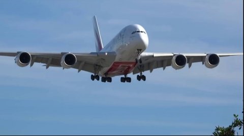 Большие самолеты заходят на посадку | Большая подборка взлетов и посадок пассажирских самолетов