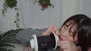 DOOBOO ASMR. Близкий шёпот, звуки рта, движения рук, манипуляции с 3 Dio микрофоном.