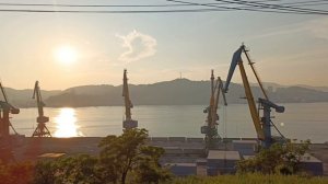 Порт Находка на закате глазами художников