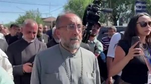 В Армении арестован архиепископ Микаэл Аджапахян