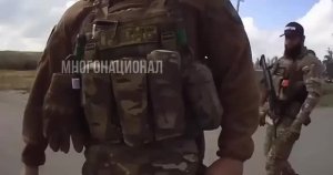 Кадры, на которых бородачи из всем известного подразделения избивают русских сотрудников ВАИ, пос...
