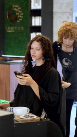 Каждый завиток уникален — и мы знаем, как подчеркнуть их индивидуальность!