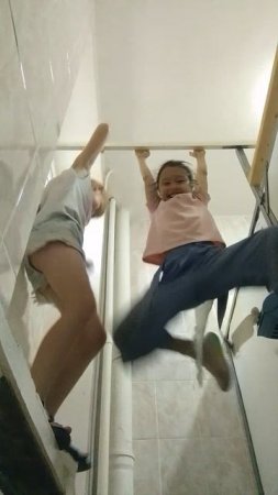 Я и Лиза в тубзике
