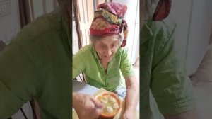 уработались.перекусить пора.