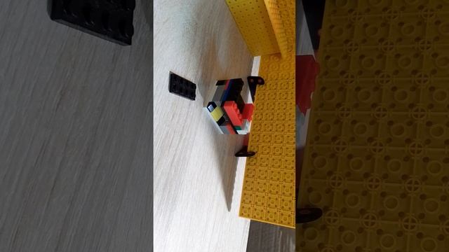 Собераю лего автомат из лего