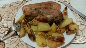 Свиные стейки пятничным вечером.