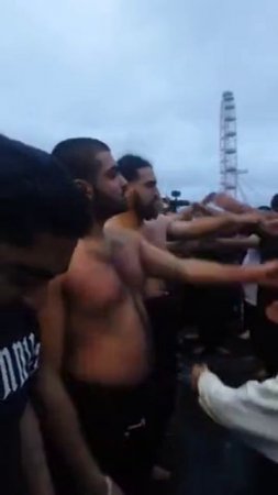 В Лондоне проходят шумные демонстрации аборигенов, протестующих против засилья мигранто