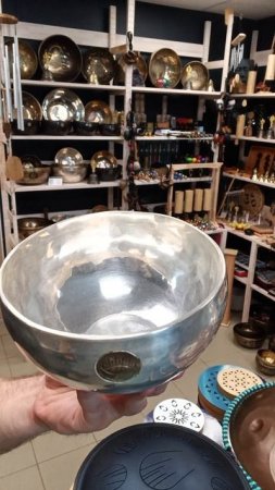 Кованая поющая чаша SUN/MOON SILVER ( 16 см, нота: Ре, 293 Гц ) / Singing Bowl / shamanic.moscow