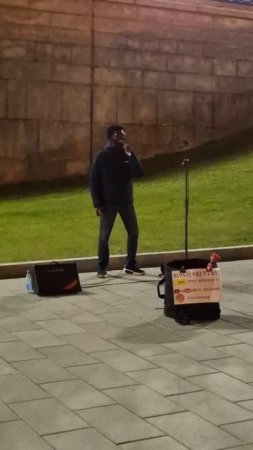 🎤