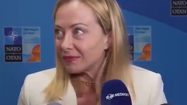 Это премьер Италии, к которой явно недавно приезжал Зеленский