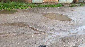 Walking through the beautiful village: лужи, прохлада, но гуляем